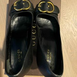 Gucci black leather pumps size 36.5